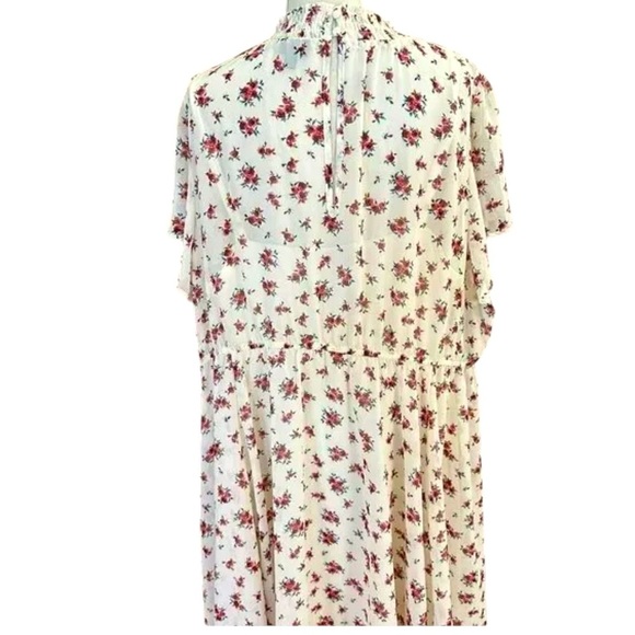 Torrid Plus Size 2 (2X / 18-20) White Floral Chiffon Flutter-Sleeve Dress – Flow - Picture 5 of 10